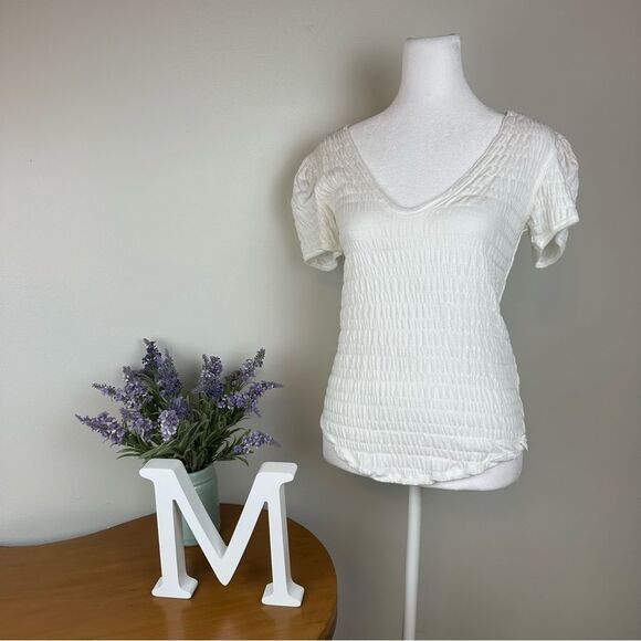 Free People Sugar Cube White color v-neck raw edge top EUC - Size Small - Picture 1 of 7